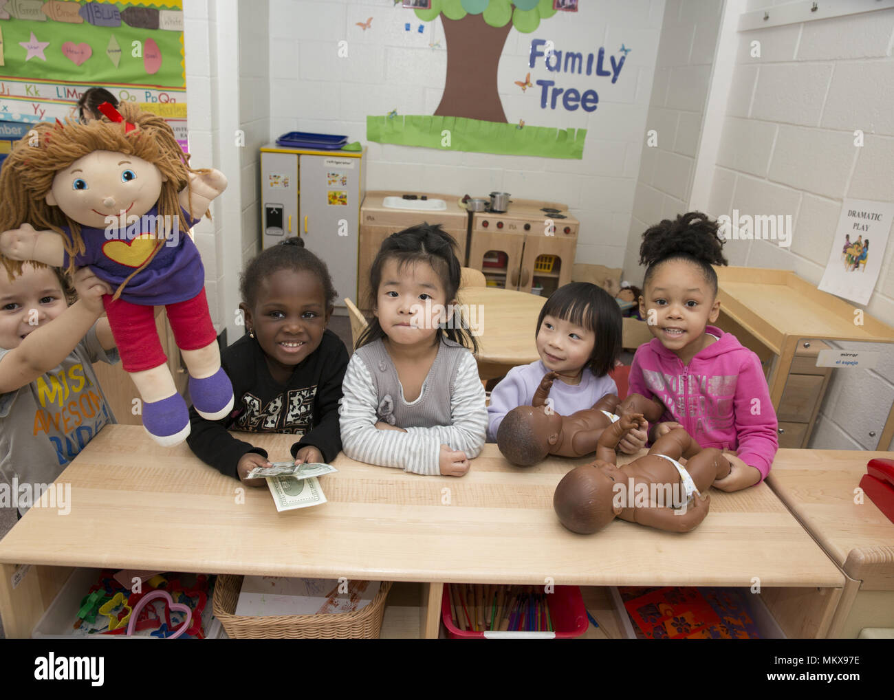 Lower East Side multi etnico scuola materna a Manhattan, New York City. Foto Stock