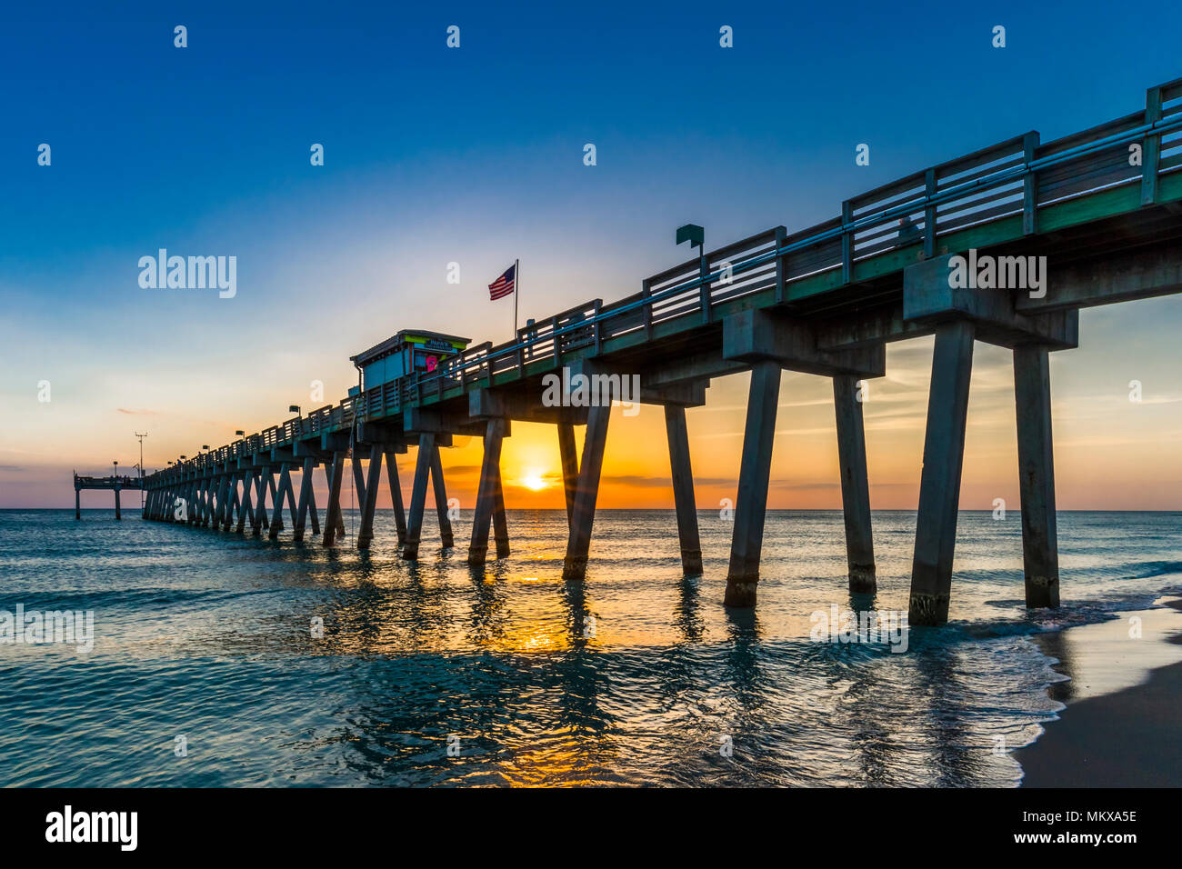 Tramonto sul molo di Venezia sul Golfo del Messico in Florida Venezia Foto Stock