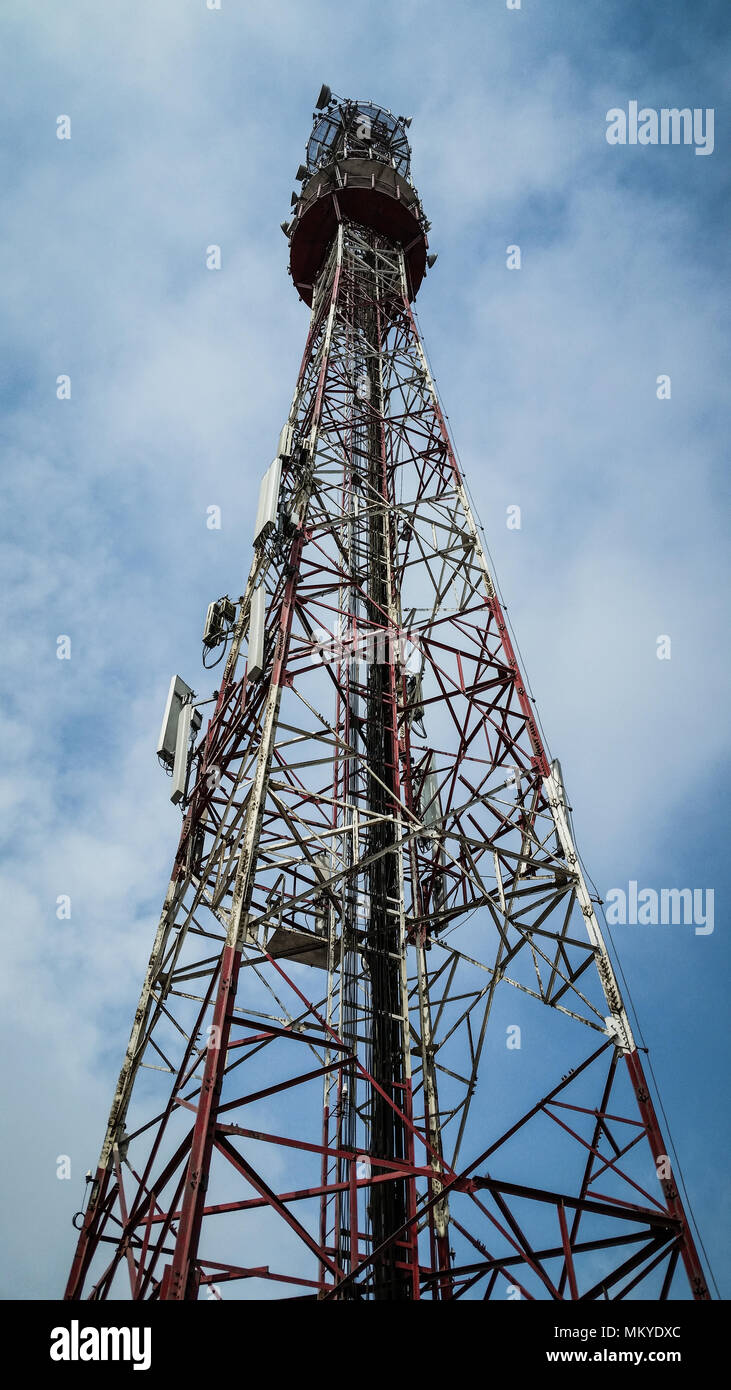 Montante di telecomunicazione antenne TV la tecnologia wireless Foto Stock