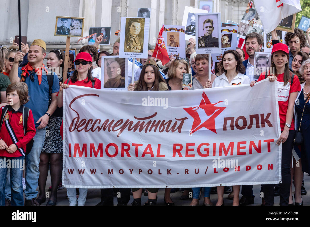A Londra il 9 maggio 2018 il banner del reggimento immortale che commemora il russo caduti nel corso della Seconda Guerra Mondiale a Londra il credito Ian Davidson/Alamy Live News Foto Stock