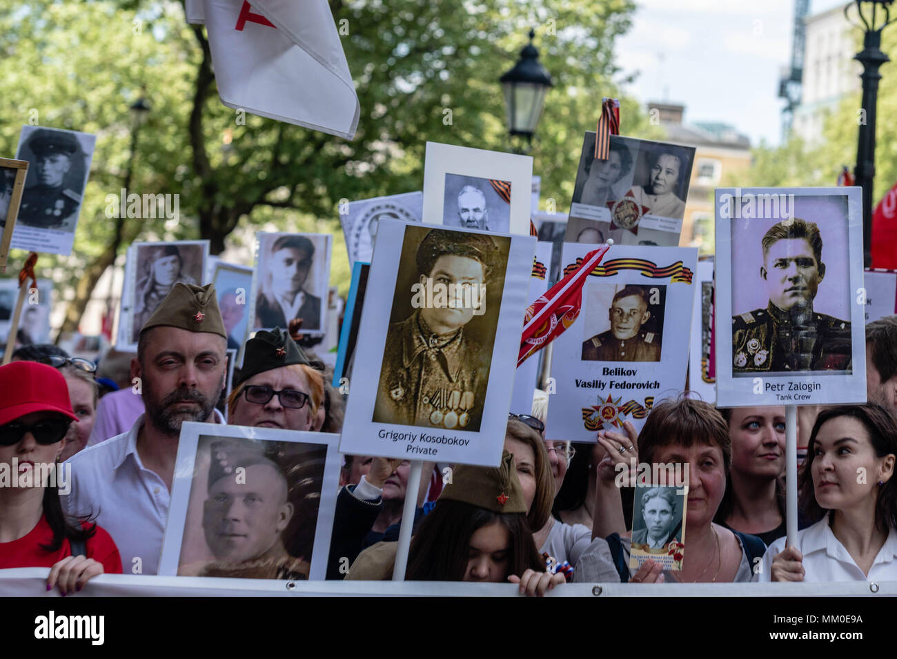Londra 9 maggio 2018 partecipanti al "Reggimento immortale' marzo a Londra per commemorare il russo caduti della seconda mondo Ward. Credit Ian Davidson/Alamy Live News Foto Stock