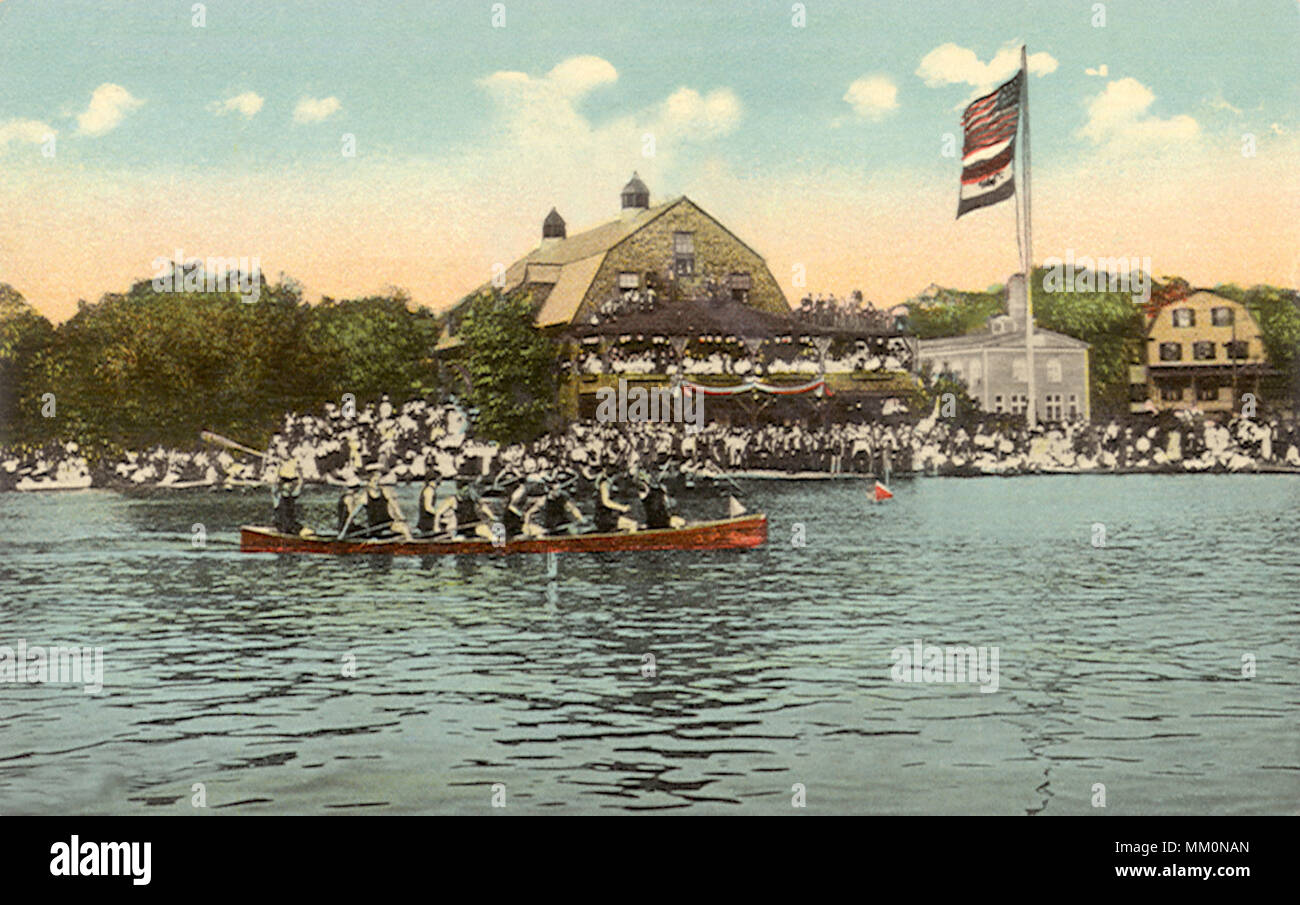 Guerra gara di canoa sul fiume Charles. Waltham. 1915 Foto Stock