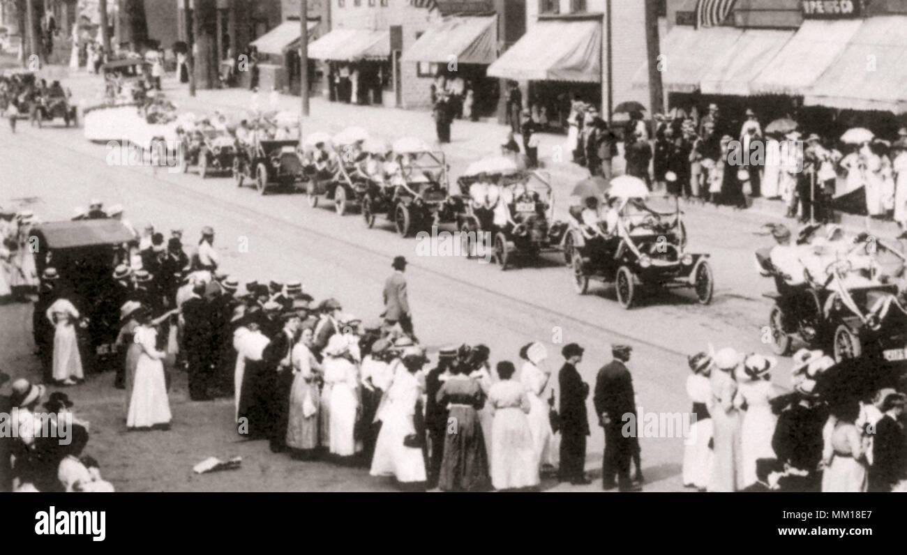 Decorate vetture alla parata. Saint Albans. 1914 Foto Stock