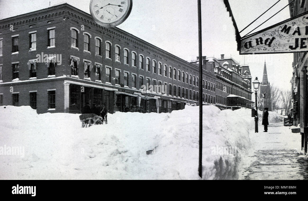 Strada principale dopo il blizzard di Brattleboro. 1888 Foto Stock