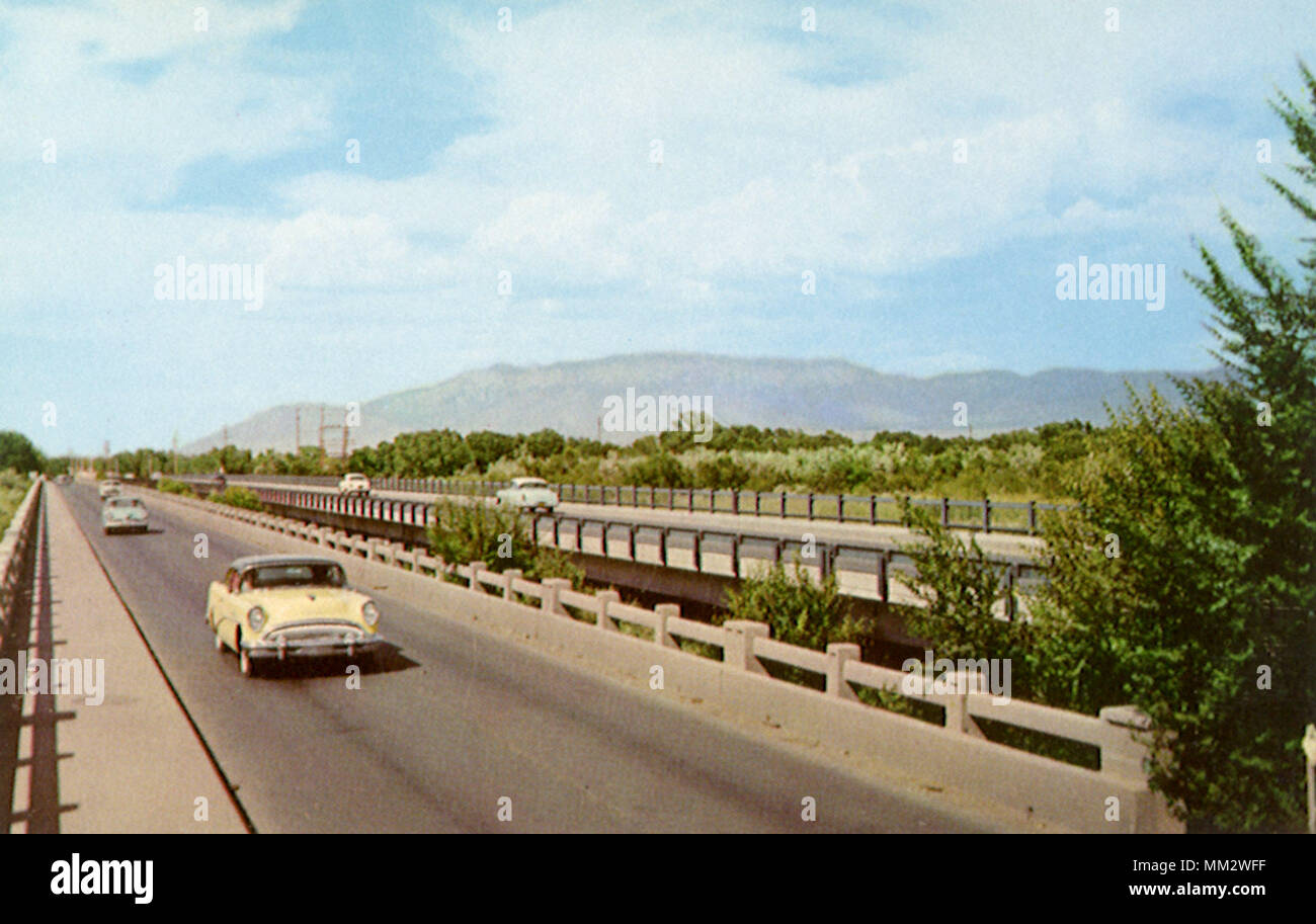 Ponte sul Rio Grande. Albuquerque. 1965 Foto Stock
