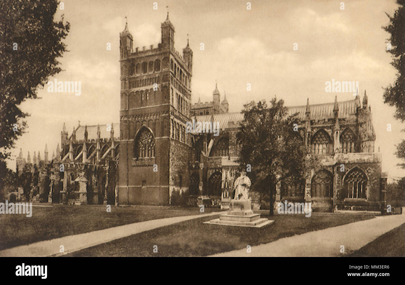 Sul lato nord della Cattedrale. Exeter. 1934 Foto Stock