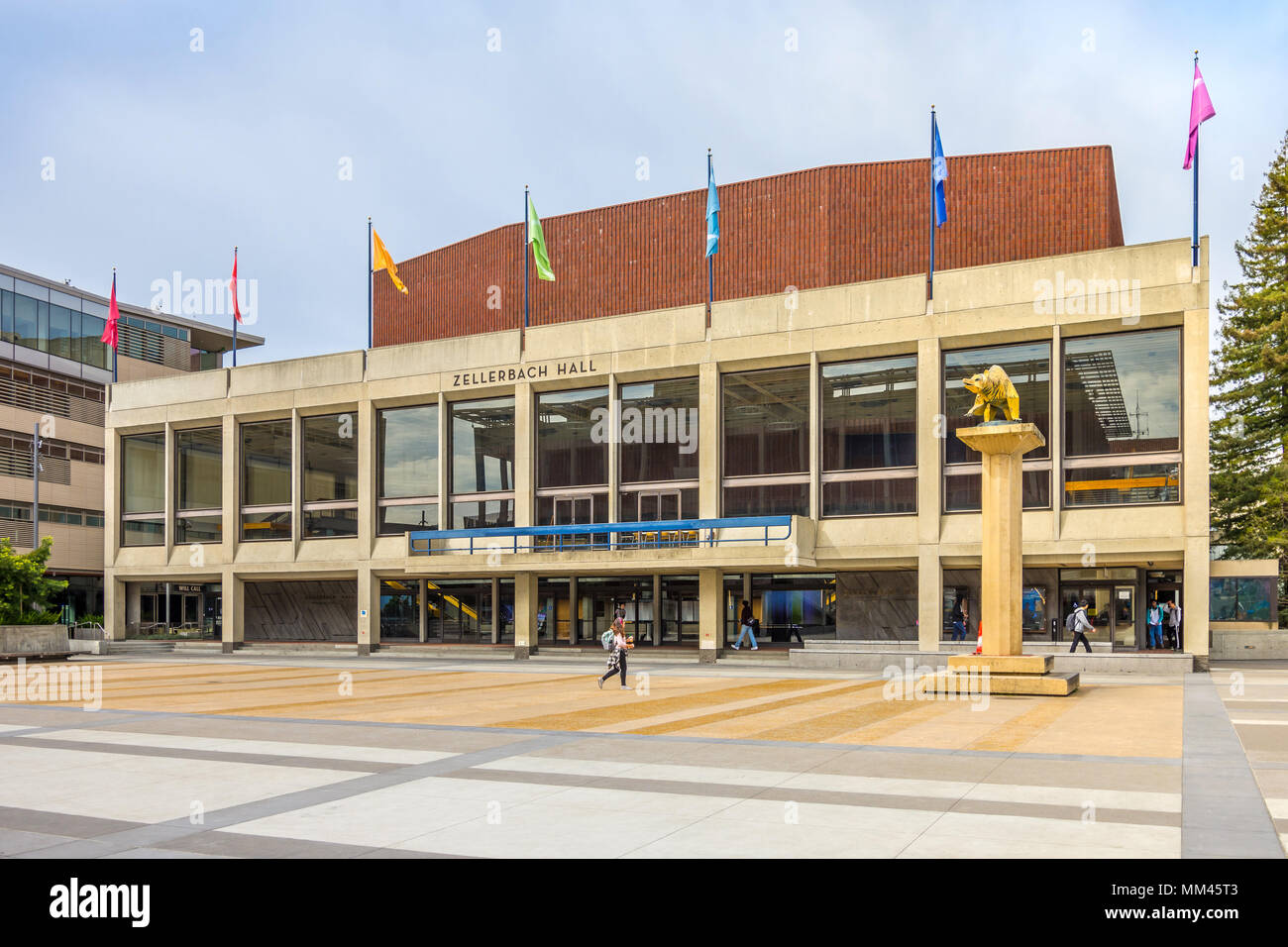 Zellerbach Hall su UC Berkeley University campus, Berkeley, CA, Stati Uniti d'America. Foto Stock