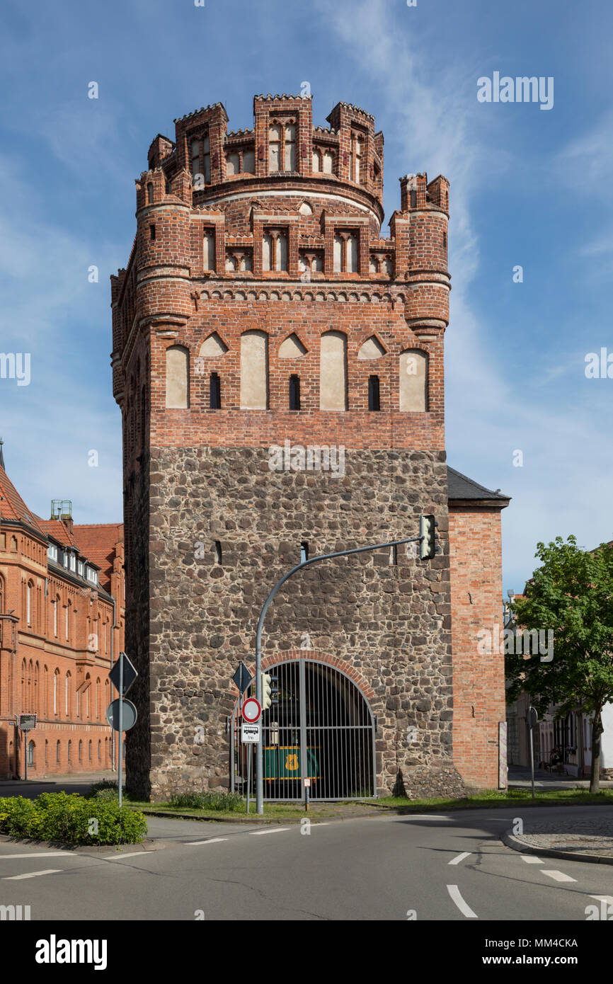 Uenglinger Tor, ex porta della cinta muraria medievale a Stendal, Sassonia-Anhalt Foto Stock