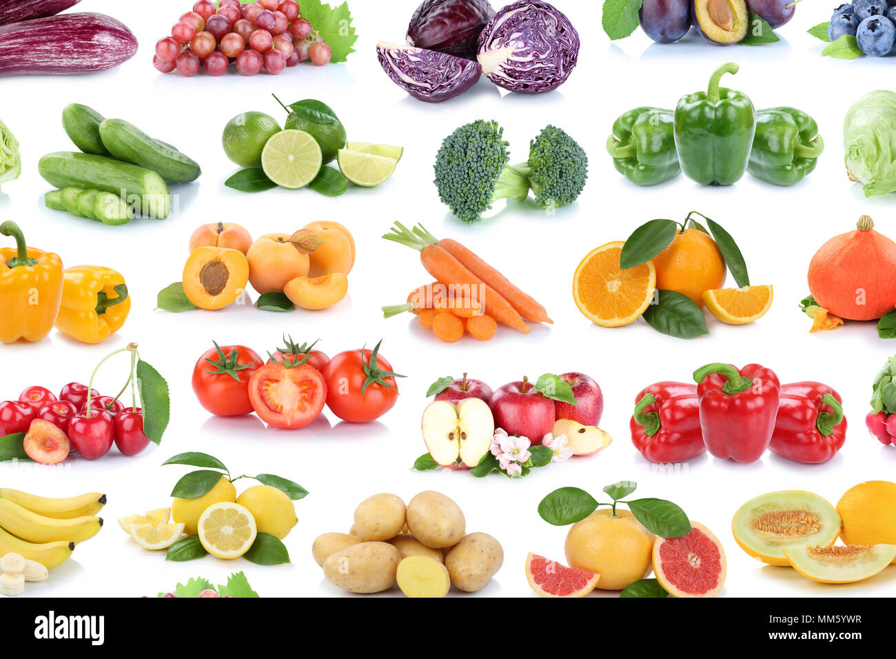 Frutta e verdura raccolta isolati di sfondo mele Limoni Arance bacche di colori di lattuga pomodori frutta su sfondo bianco Foto Stock