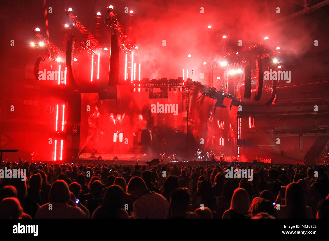 Taylor Swift durante lo spettacolo di apertura per la sua reputazione Tour presso la University of Phoenix Stadium di Glendale, Arizona. Foto Stock