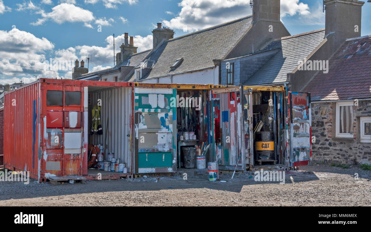 MACDUFF ABERDEENSHIRE SCOZIA NAVE PAINT SHOP AREA Foto Stock