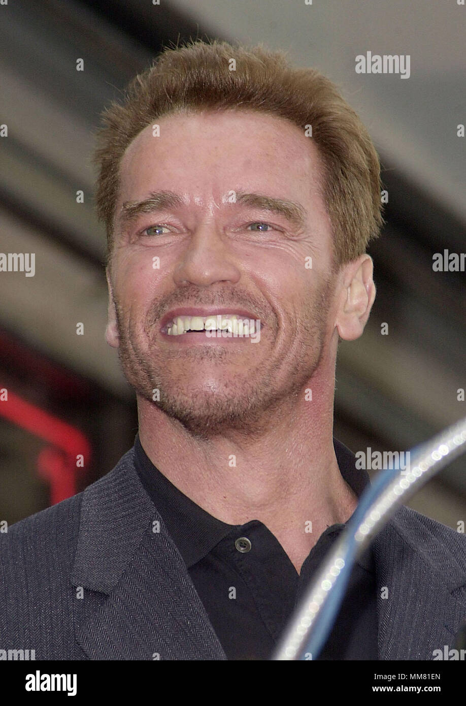 Stan Winston, ( special make up per terminatore, Alien, Jurassic Park & Edward Mani di forbice ) receveid una stella sulla Hollywood Blvd a Los Angeles 02/23/2001 SchwarzeneggerArnold16.jpgSchwarzeneggerArnold16 Red Carpet Event, verticale, STATI UNITI D'AMERICA, industria cinematografica, celebrità, fotografia, Bestof, arte cultura e intrattenimento, Topix celebrità moda / Verticale, meglio di, evento nella vita di Hollywood - California, moquette rossa e dietro le quinte, USA, industria cinematografica, celebrità, movie celebrità, personaggi televisivi, musica celebrità, fotografia, Bestof, arte cultura e intrattenimento, Topix, headshot, verticale Foto Stock