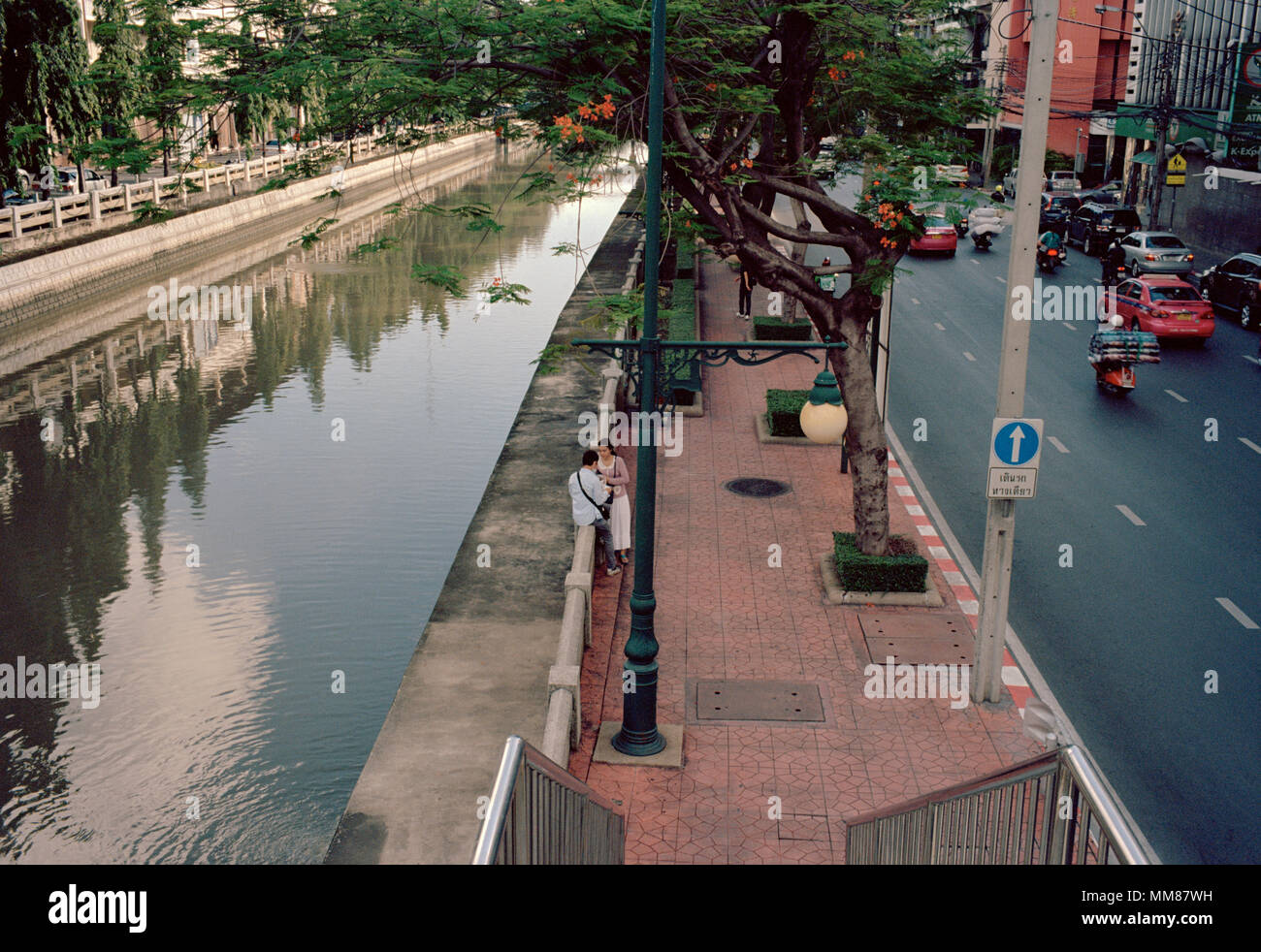 Canal scena in Bangkok in Thailandia nel sud-est asiatico in Estremo Oriente. Canali di viaggio della città Foto Stock