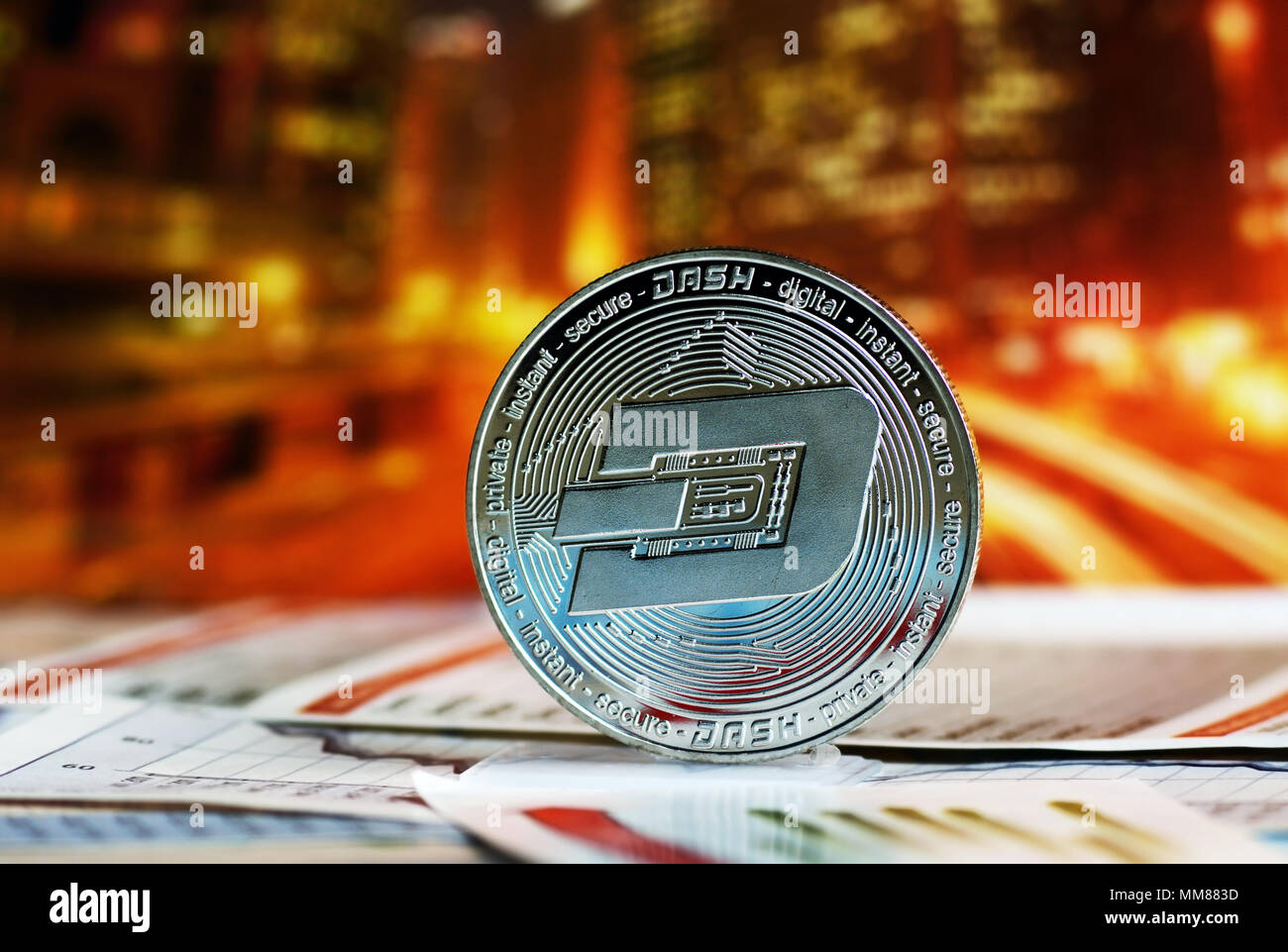 Coin Dash su sfondo colorato Foto Stock