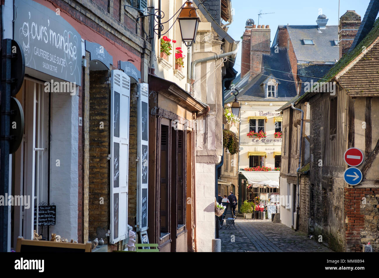 Old Town Street in Honfleur, in Normandia, Francia, Europa Foto Stock
