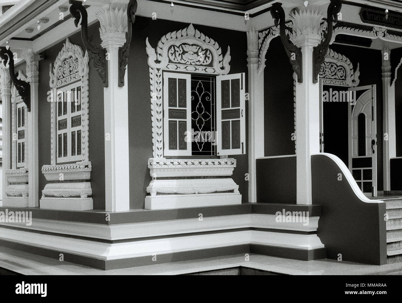 Monaco quarti al Wat Suan Phlu tempio a Bangkok in Tailandia in Asia del sud-est in Estremo Oriente. Edificio di architettura decorazione ornati ostentazione Travel Foto Stock