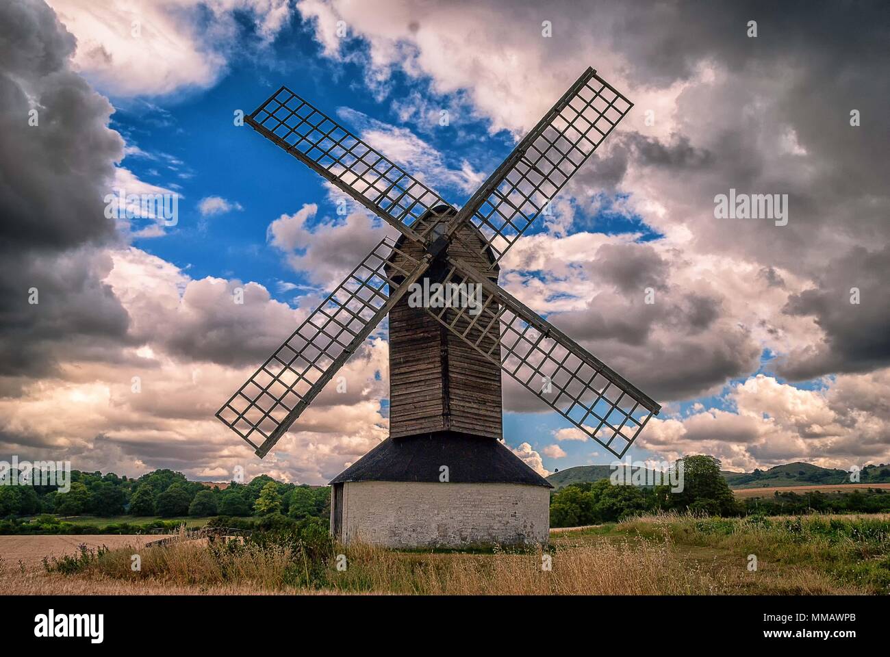 Pitstone Windmill nel Buckinghamshire è pensato per essere il più antico mulino a vento nel Regno Unito risalente al 1627 Foto Stock