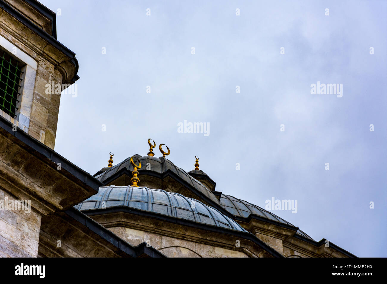 Cupole della famosa Moschea Fatih costruito dall' architetto Ottomano Foto Stock
