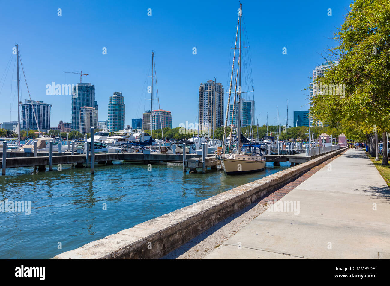 Waterfront e lo skyline di San Pietroburgo FLorida negli Stati Uniti Foto Stock