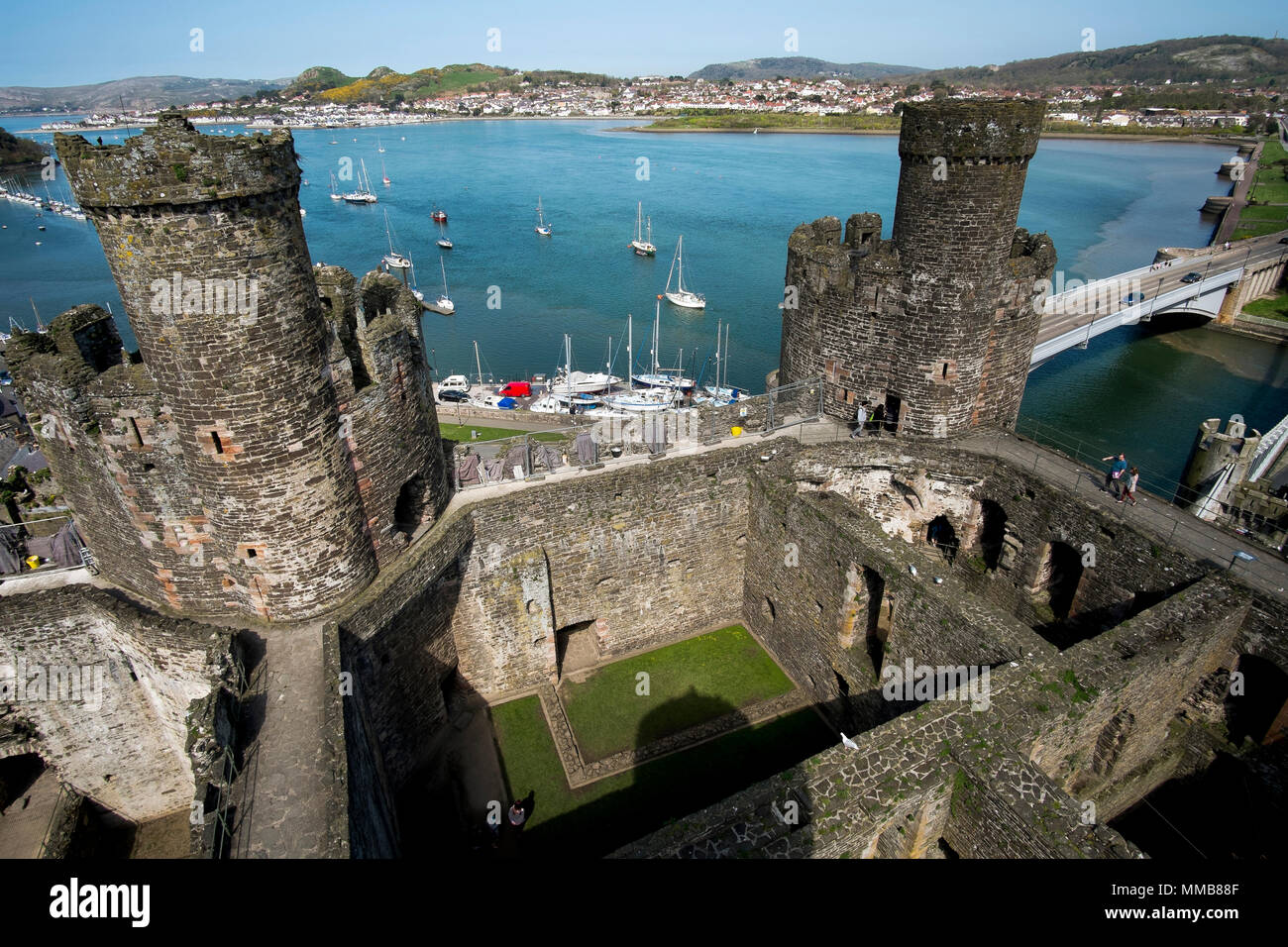 La vista dalla cima del Conwy Castle, Galles Foto Stock