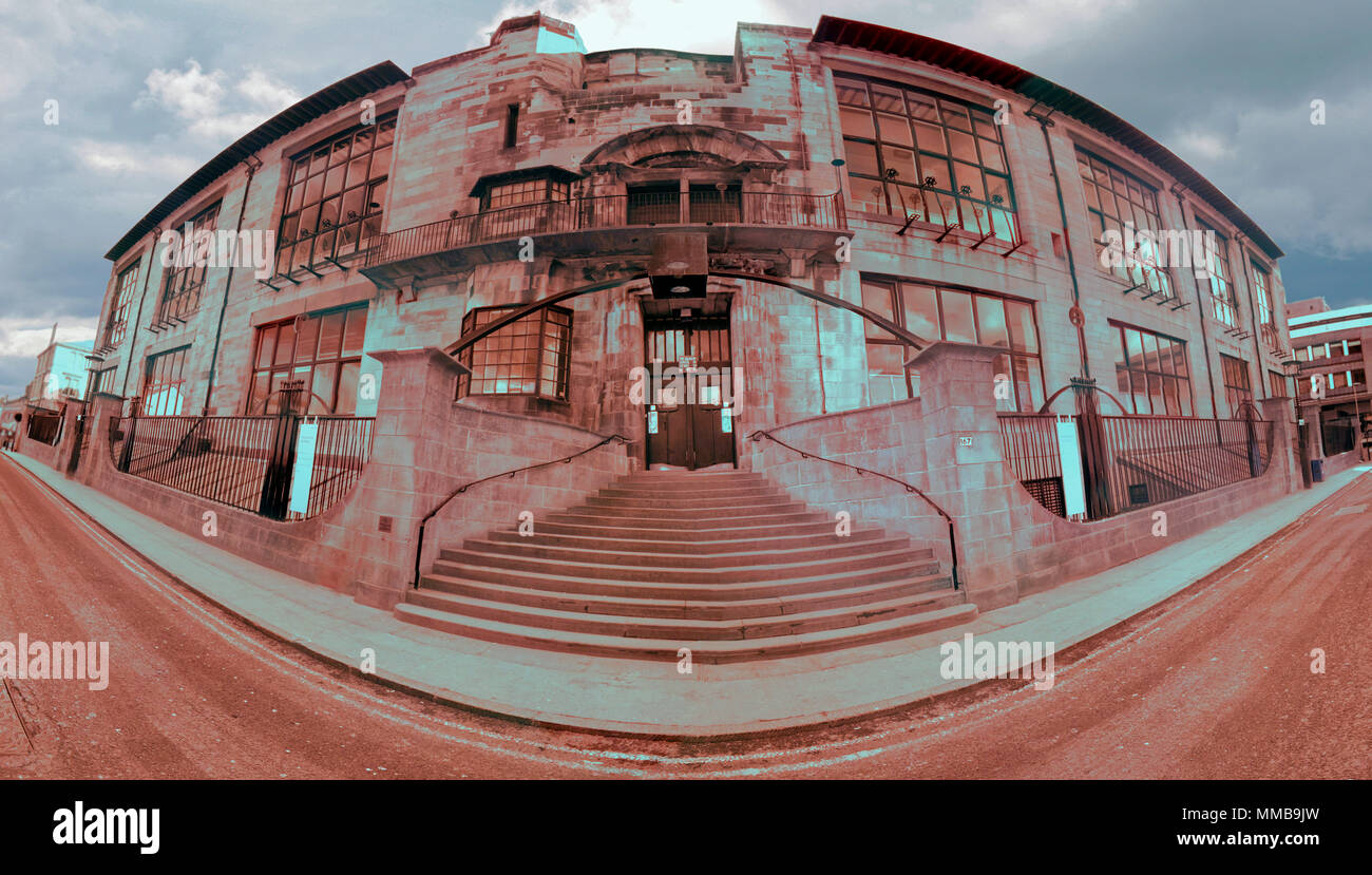 Panoramica prospettiva di rana infra rosso fisheye shot infra rosso di Glasgow School of Art, Renfrew Street, Glasgow, Regno Unito Foto Stock