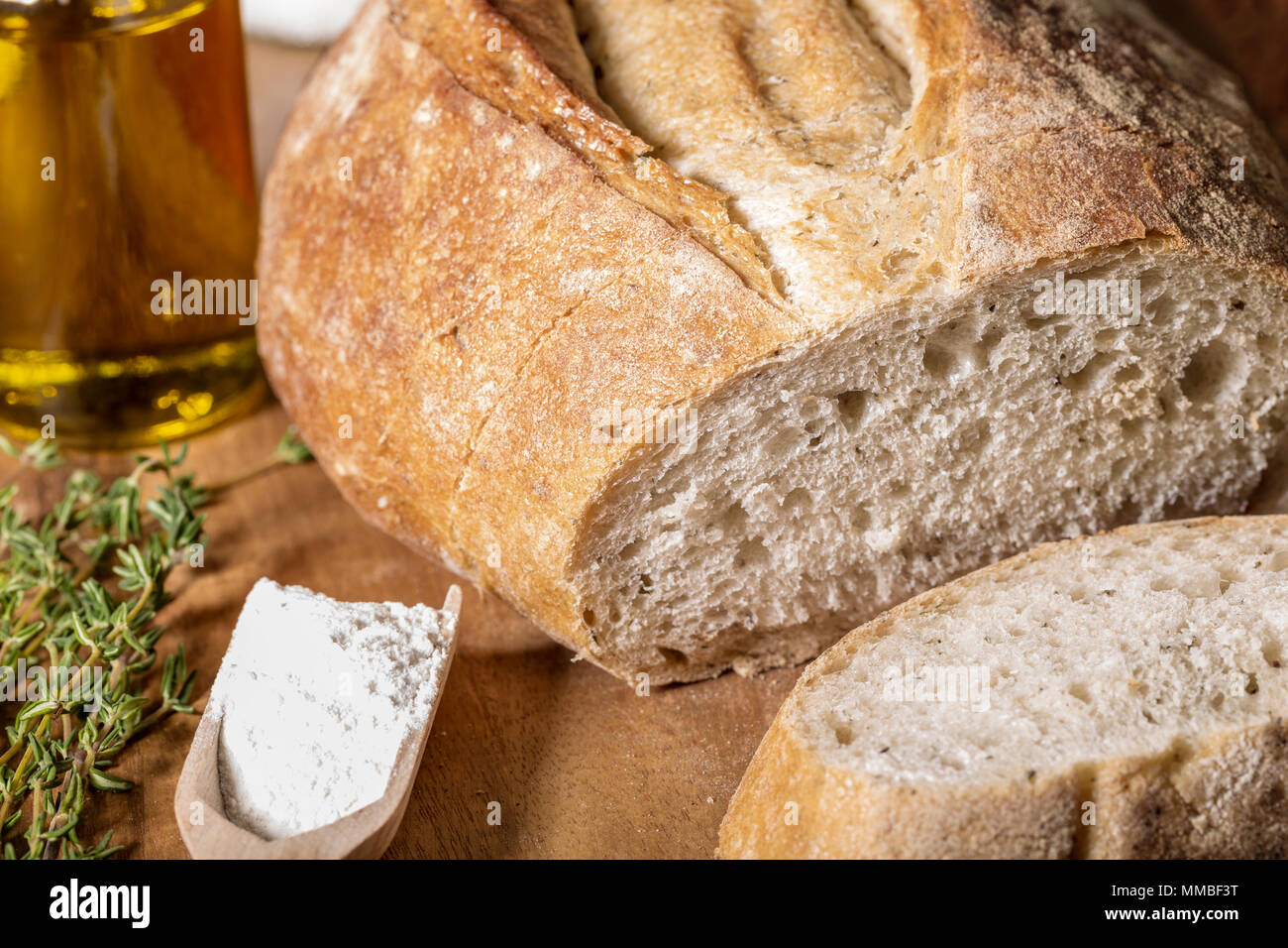 Ligurisches Bauernbrot mit Rosmarin und Thymian Foto Stock