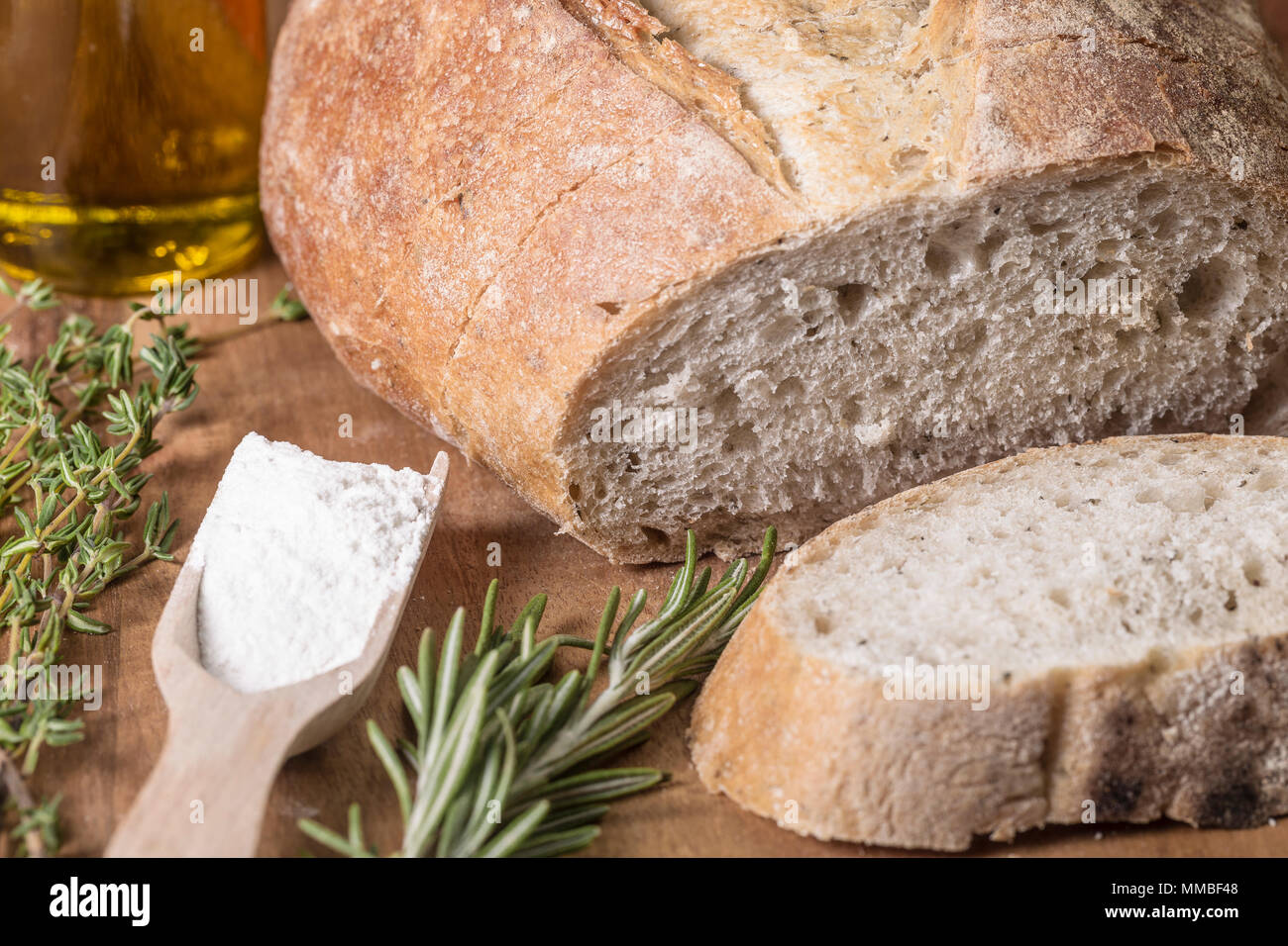 Ligurisches Bauernbrot mit Rosmarin und Thymian Foto Stock