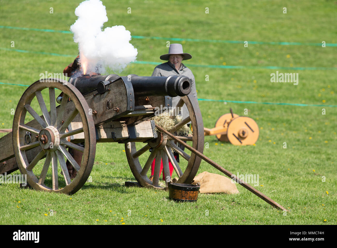 Il Cannone Barak creduto per essere il più grande cannone del mondo al Pikes e saccheggio evento in Newark, Regno Unito Foto Stock