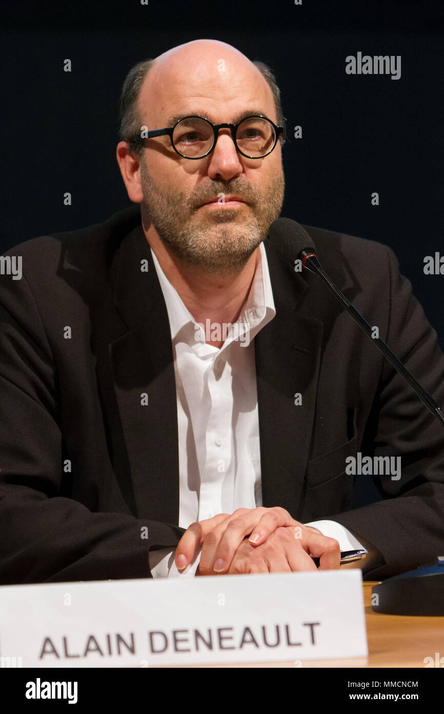 Torino, Italia. Il 10 maggio 2018. Francese canadese autore Alain Deneault è ospite di Torino Book Fair Credit: Marco Destefanis/Alamy Live News Foto Stock