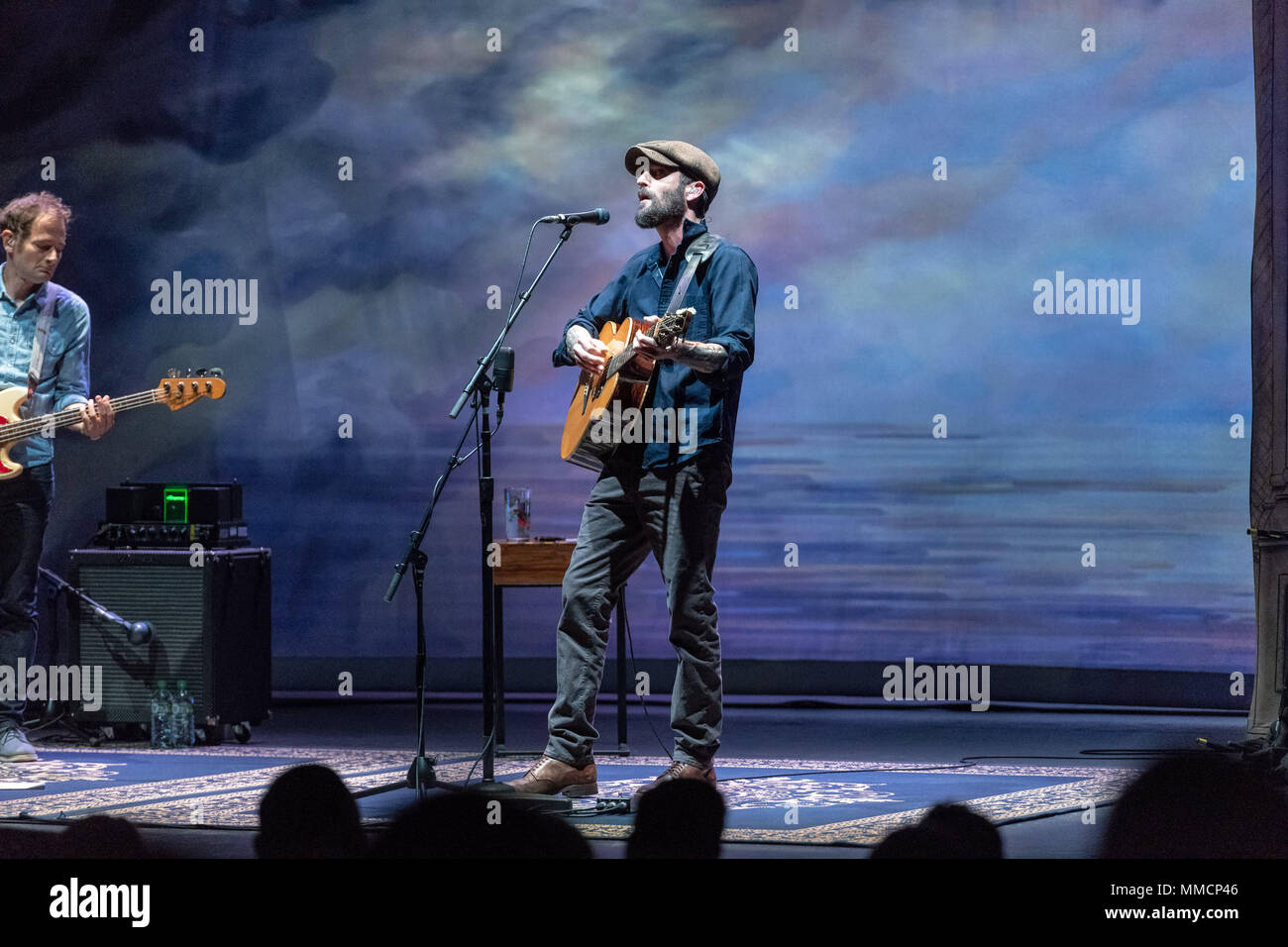 Dublino, Dublino, Irlanda. 9 maggio 2018. Ray LaMontagne si esibisce dal vivo sul palco del Bord Gais teatro di energia a Dublino, Irlanda. Credito: Ben Ryan SOPA/images/ZUMA filo/Alamy Live News Foto Stock