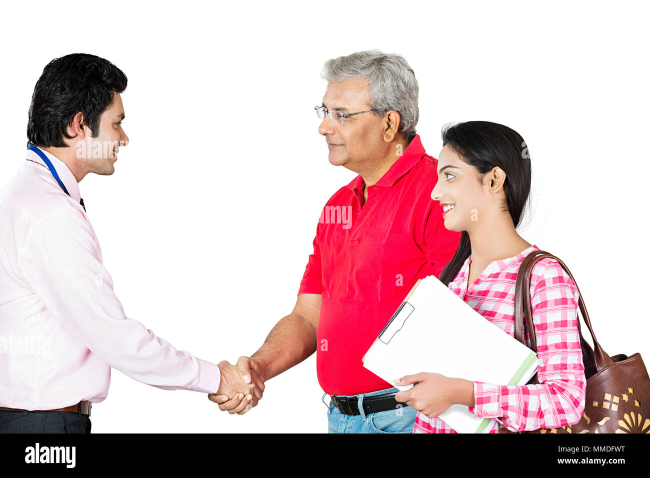 Appuntamento con il cliente: banchiere indiano con il client che effettua handshake.il finanziamento dei prestiti discutere Foto Stock