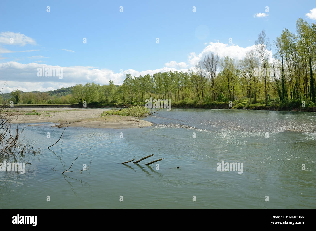 Liberamente serpeggiante fiume Gave de Pau Foto Stock