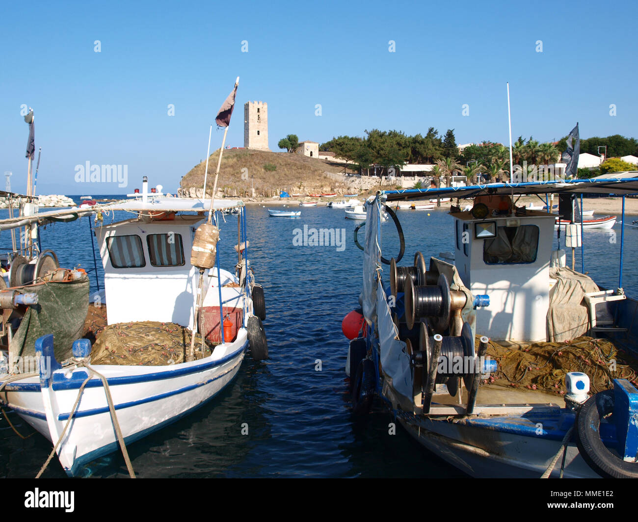 La torre bizantina nel villaggio di Nea Fokea in penisola Kassandra di Halkidiki Foto Stock