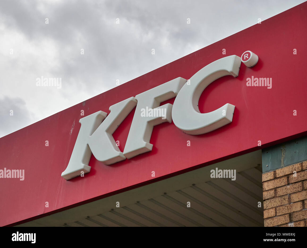 Il Kentucky Fried Chicken Fast Food al Meadowbank Shopping Park a Edimburgo in Scozia. Foto Stock