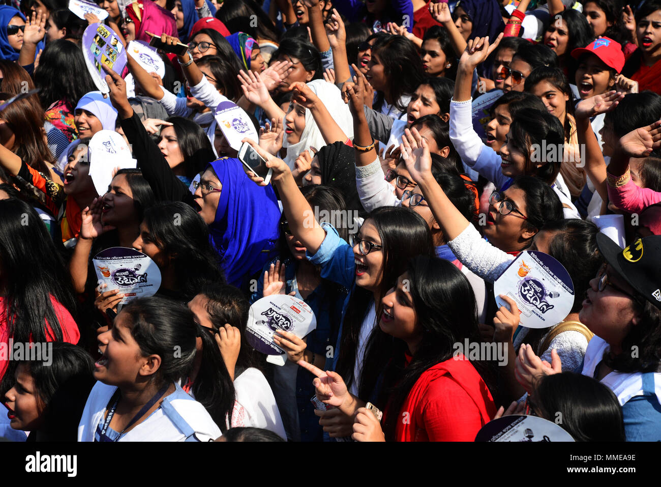 Le donne del Bangladesh godendo il Consart per le donne alla celebrazione internazionale Giornata della donna a Dhanmondi a Dhaka, nel Bangladesh, su 08 Marzo, 2018. Universo Foto Stock