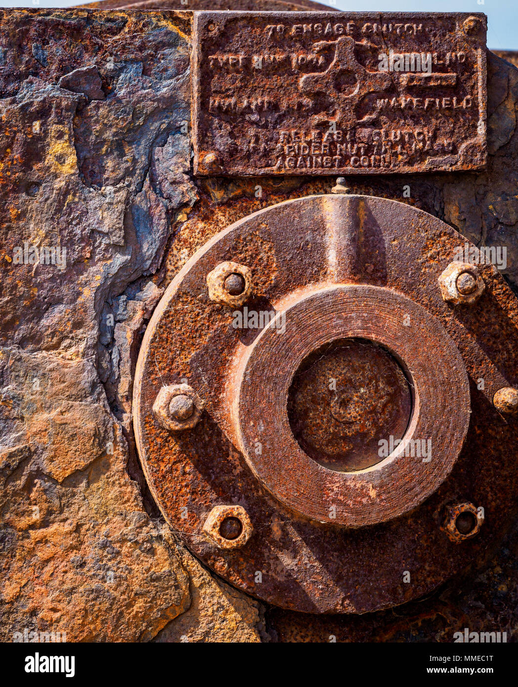 Metallo arrugginito con casted iscritto Foto Stock