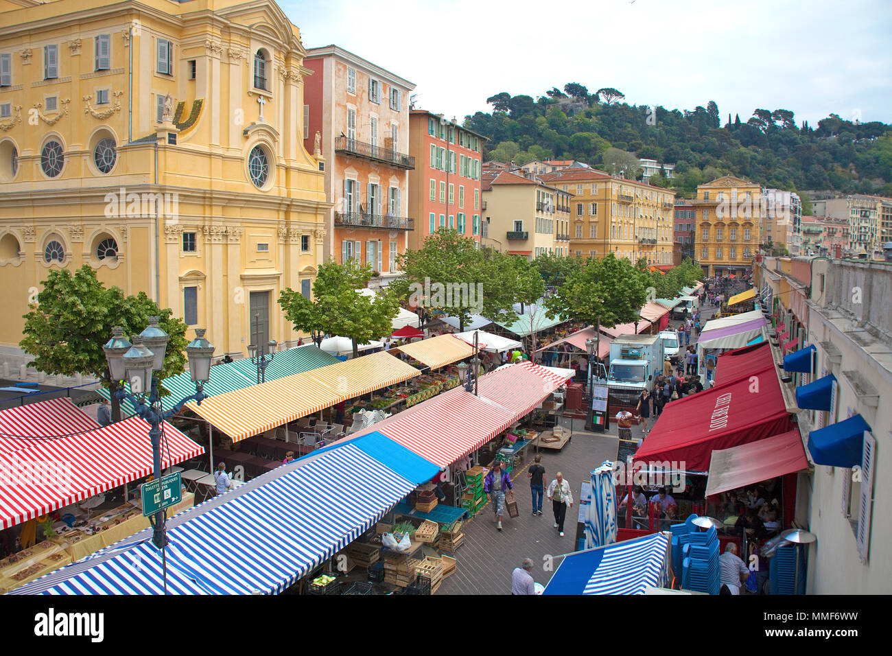 Mercato al posto di Cours Saleya, Nizza Côte d'Azur, Alpes-Maritimes, Francia del Sud, Francia, Europa Foto Stock