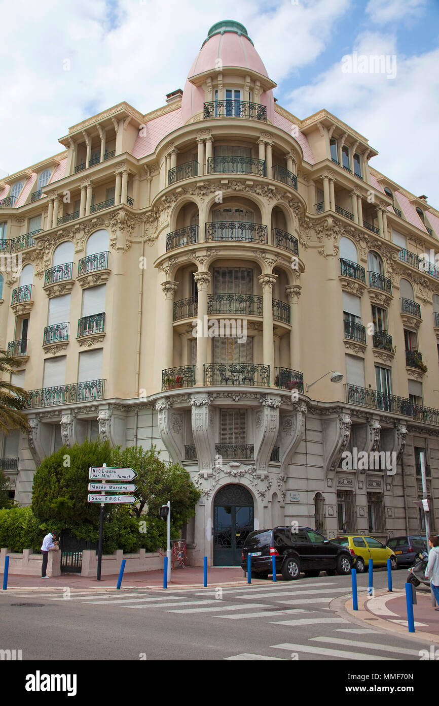 Architettura neoclassica, casa residenziale a Promenade des Anglais, Nizza Côte d'Azur, Alpes-Maritimes, Francia del Sud, Francia, Europa Foto Stock