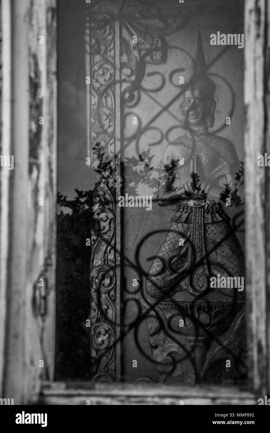 Tian Tan Buddha - i mondi più alti immagine di bronzo in Lantau Island, Hong Kong. Filtro vintage Foto Stock