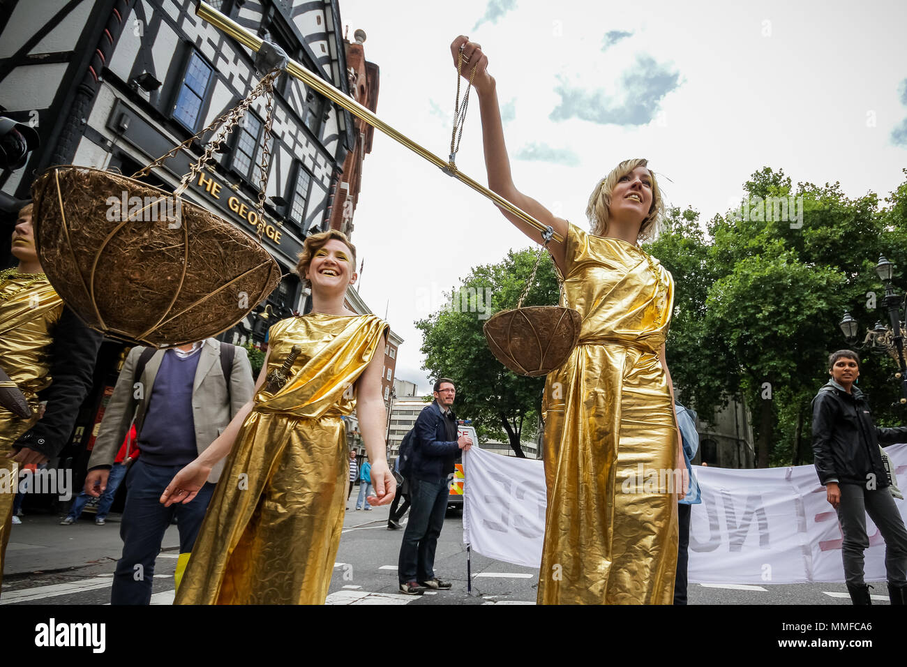 Protesta a sostegno del Patrocinio a spese dello Stato in UK Uncut movimento di campagna. Londra, Regno Unito. Foto Stock