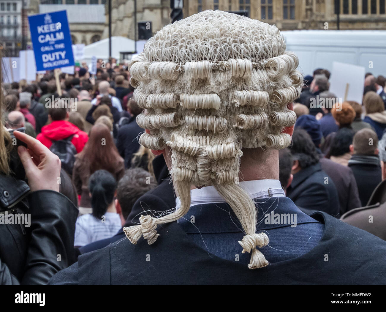 Avvocati e procuratori legali protestare in una seconda massa walkout su tagli per assistenza legale. Westminster, Regno Unito Foto Stock