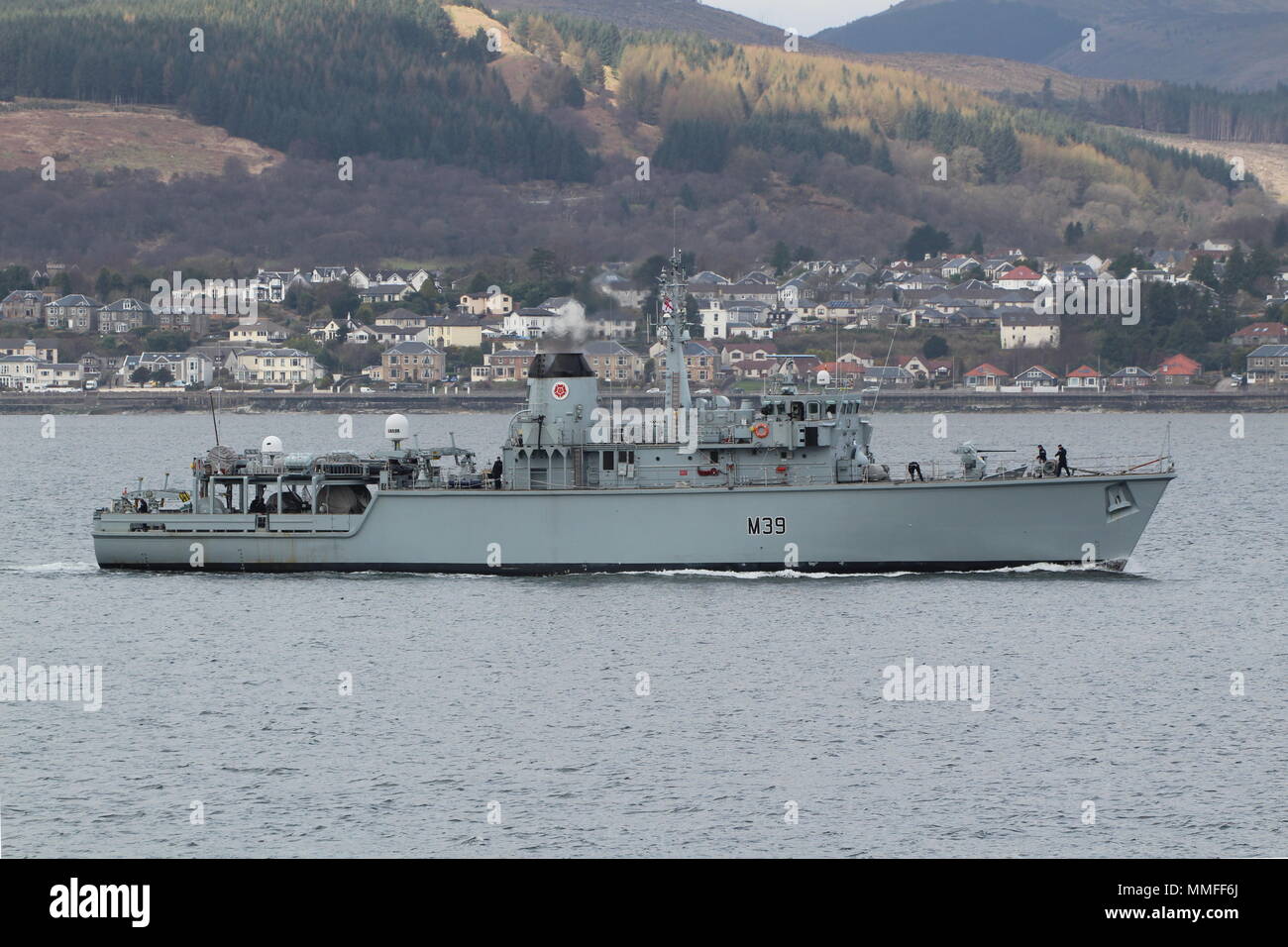 HMS Hurworth (M39), un caccia-classe contromisure mine nave gestita dalla Royal Navy, durante le fasi di arrivo per esercitare congiuntamente il guerriero 18-1. Foto Stock