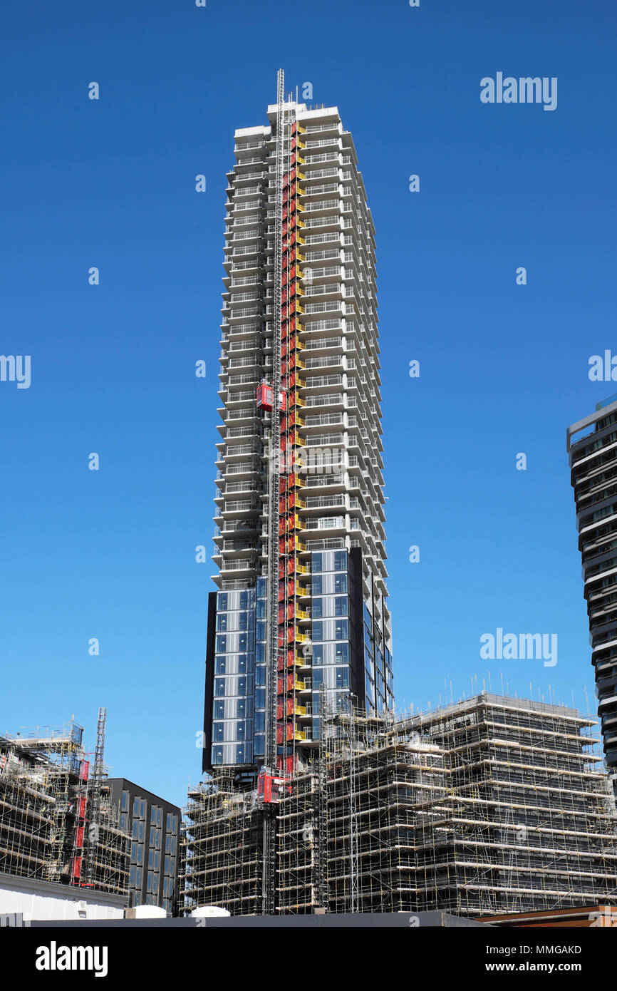 L'utilizzo misto di appartamenti, hotel, spazio retail e uffici in un nuovo edificio in costruzione a 250 City Road nel quartiere di Islington, London EC1 KATHY DEWITT Foto Stock