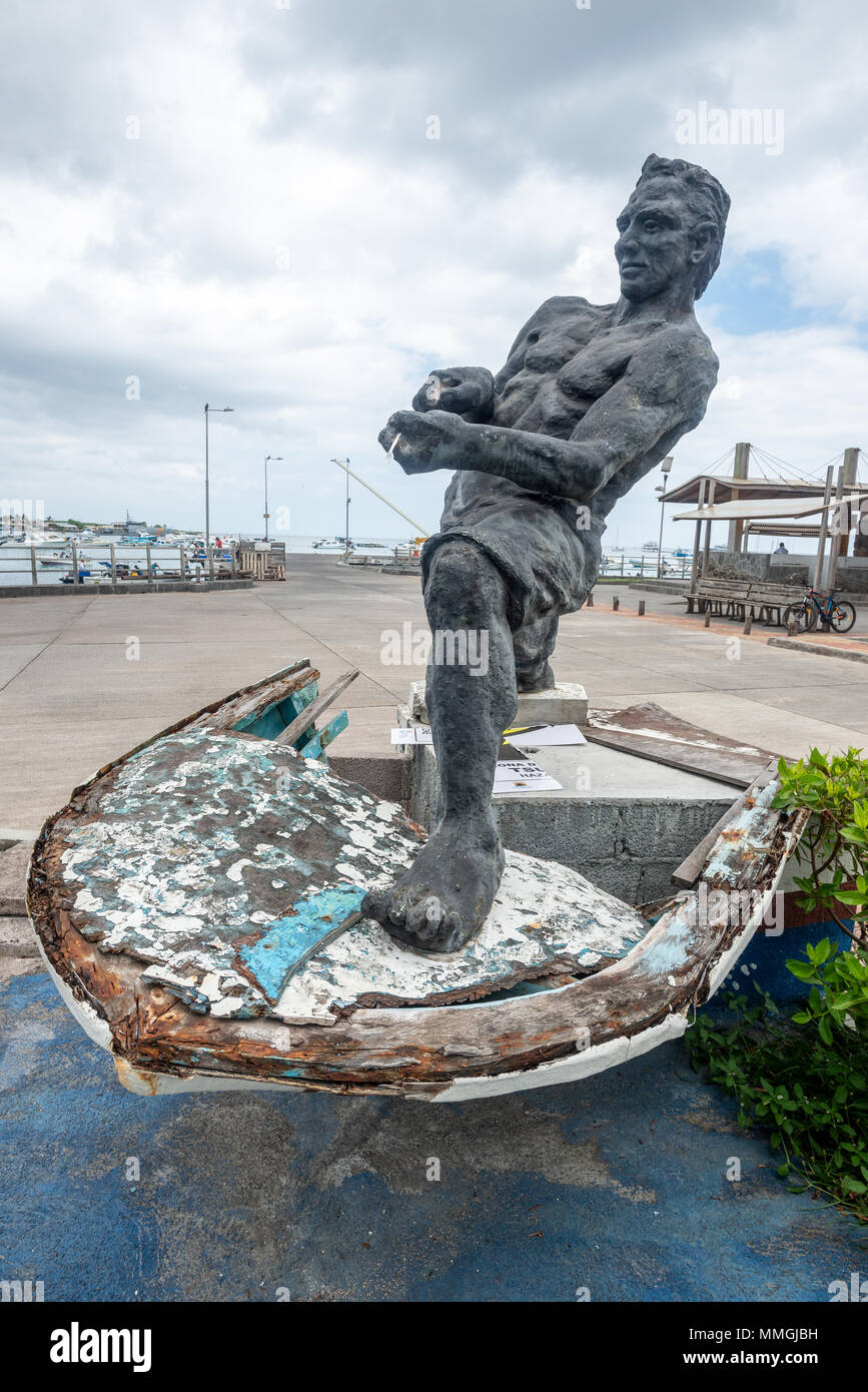 Sailor statua, Puerto Baquerizo Moreno, San Cristobal Island, Isole Galapagos, Ecuador. Foto Stock