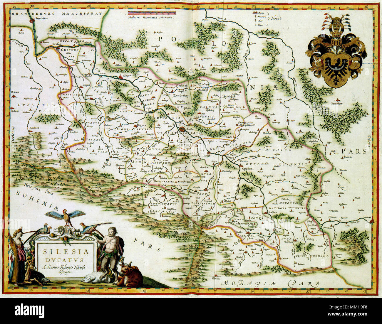 . Nederlands: Deze kaart van Silezië werd in 1635 porta Willem Jansz. Blaeu (1571-1638) gepubliceerd in zijn Atlas Novus. Als voorbeeld gebruikte Blaeu een 75-jaar oude kaart van de Duitse kartograaf Martin Helwig (1516-1574). Diens houtgravure van Silesie werd al in 1561 uitgegeven. Deze kaart werd ook porta andere Nederlandse kartografen als Abraham Ortelius (1527-1598), Gerard de Jode (1509-1591) en Jan Janssonius (1588-1664) als bron voor hun kaarten gebruikt. Inglese: Questa mappa di Silezia è stata pubblicata nel 1635 da Willem Jansz. Blaeu (1571-1638) nel suo Atlas Novus. Blaeu basato la mappa sul Foto Stock