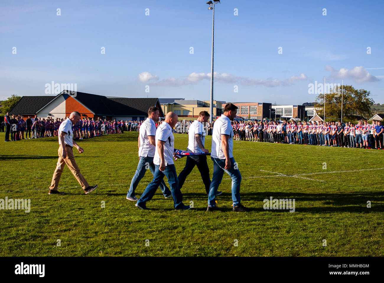 Tondu RFC ricordati di Matteo Morgan recentemente scomparso, prima della loro league contro Maesteg Quins. Pandy Park. 10/5/18. Foto Stock