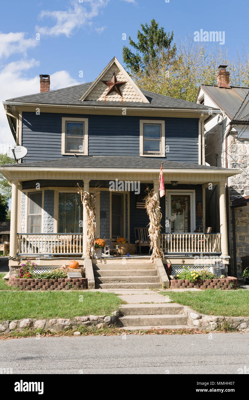 Tipica casa in stile coloniale della vecchia Comunità moravo di speranza Warren County New Jersey USA Foto Stock