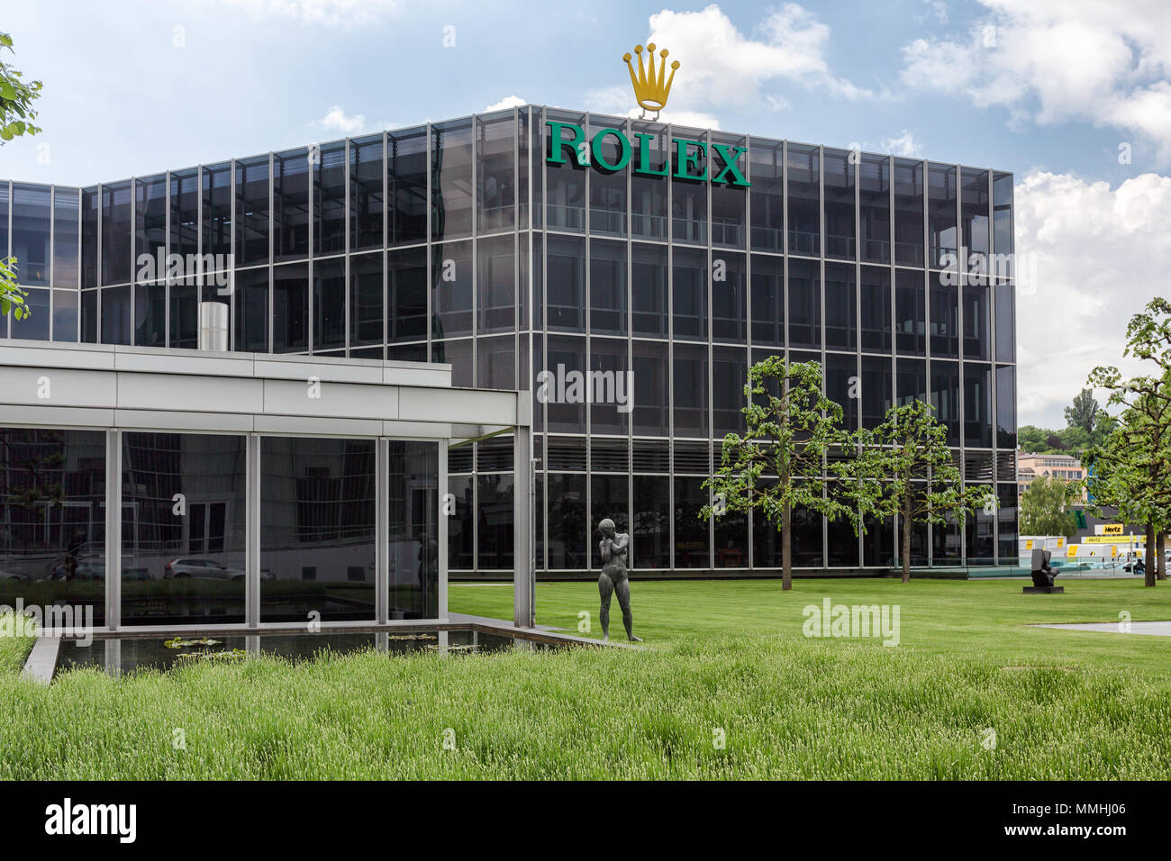 88/5000 L'edificio Rolex a Ginevra, in Svizzera, è una produzione che rende  orologi Foto stock - Alamy