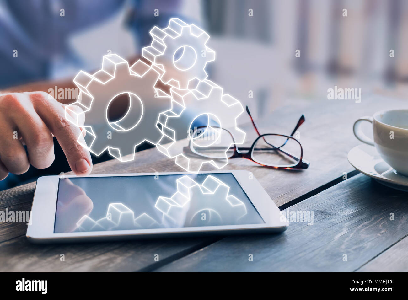 Gestione dei processi di business il concetto di automazione utilizzando la tecnologia di internet e i sistemi ERP (Enterprise Resource Planning) per migliorare la produttività e l'efficienza Foto Stock
