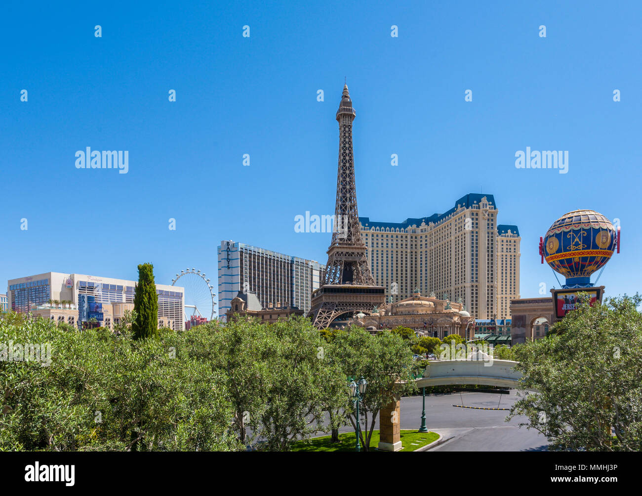 Riproduzione in scala della torre Eiffel al Paris Las Vegas Hotel e Casinò sulla Strip di Las Vegas in paradiso, Nevada Foto Stock